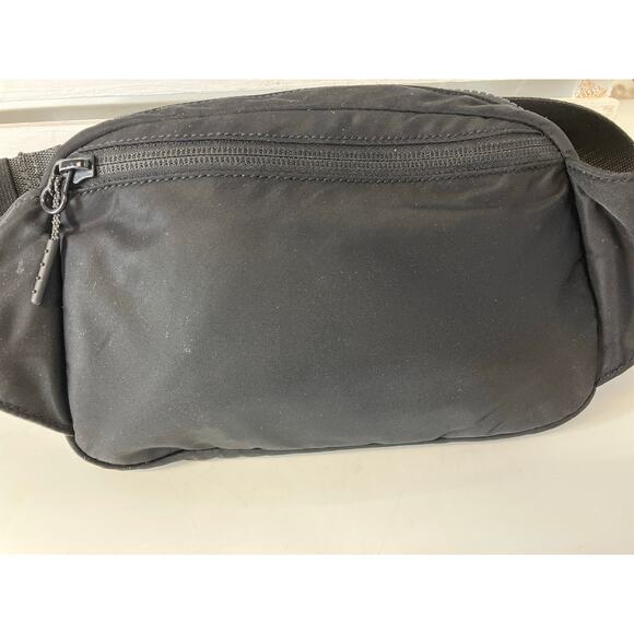 LULULEMON BLACK WAIST BELT BAG WITH GREEN SHOPPING TOTE - Picture 10 of 16